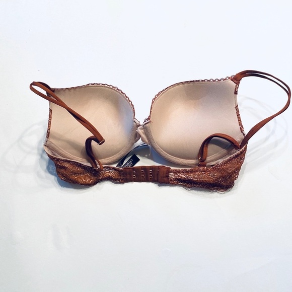Victoria’s Secret Very Sexy Push Up Bra - Picture 2 of 3
